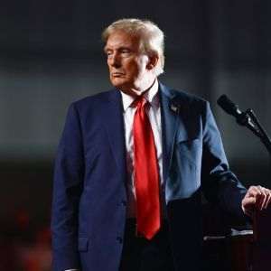 Reuters: Trump spune că rebelii Houthi i-au cerut Statelor Unite să nu intervină în Yemen
